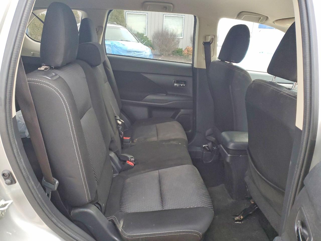 2018 MITSUBISHI OUTLANDER ES photo 11