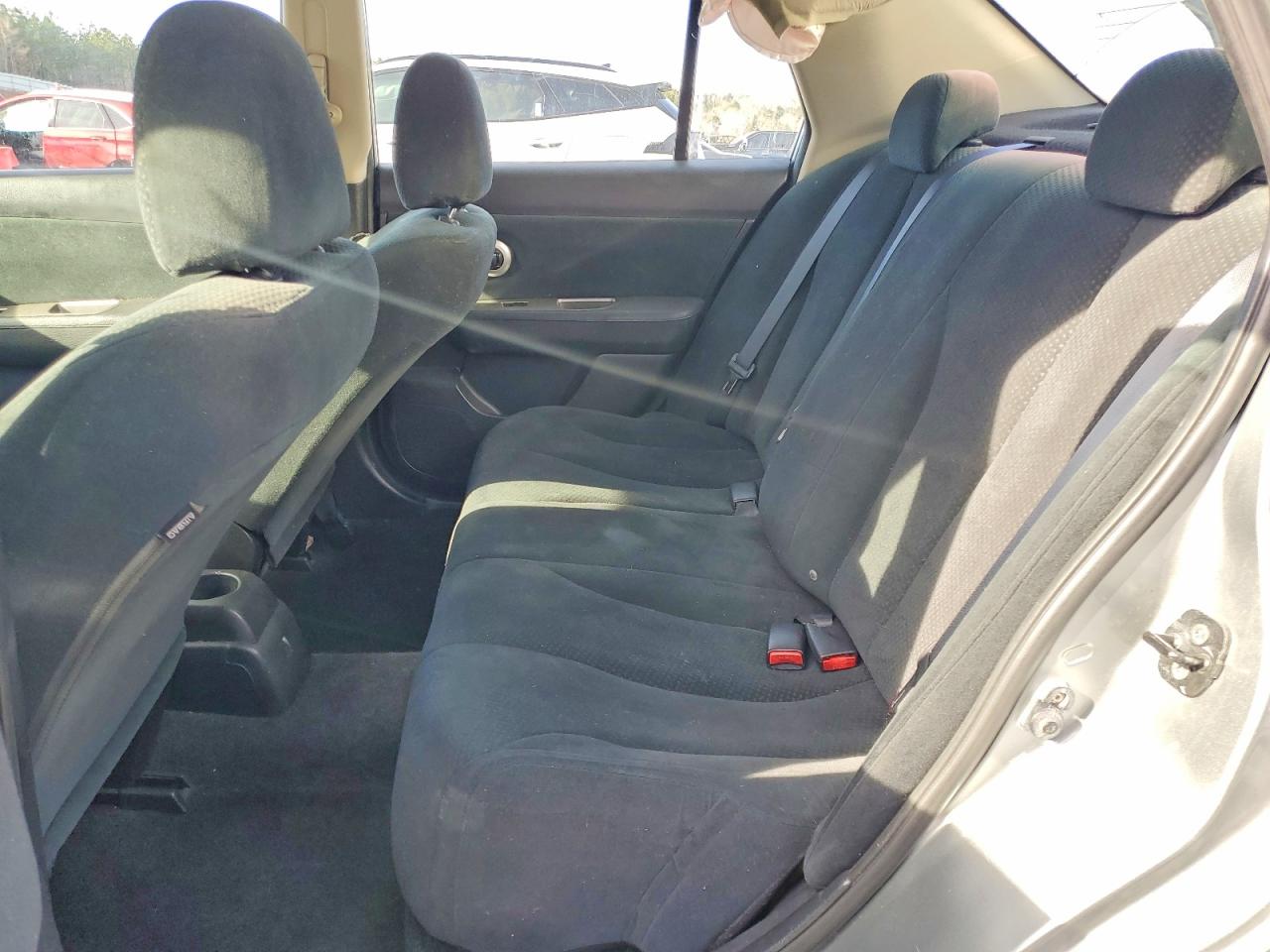 2011 NISSAN VERSA S photo 10