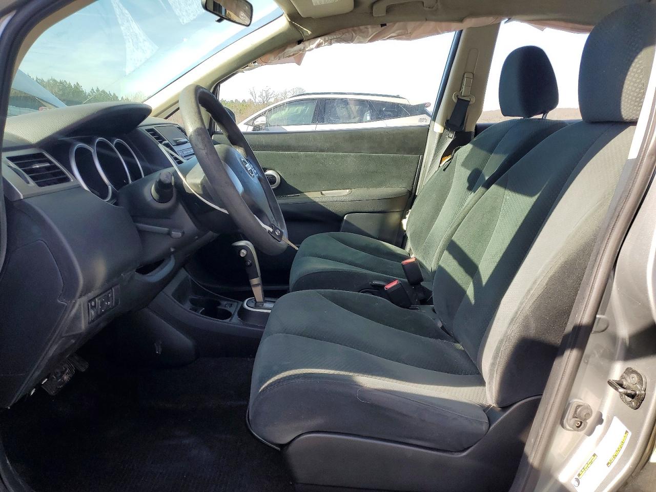 2011 NISSAN VERSA S photo 7