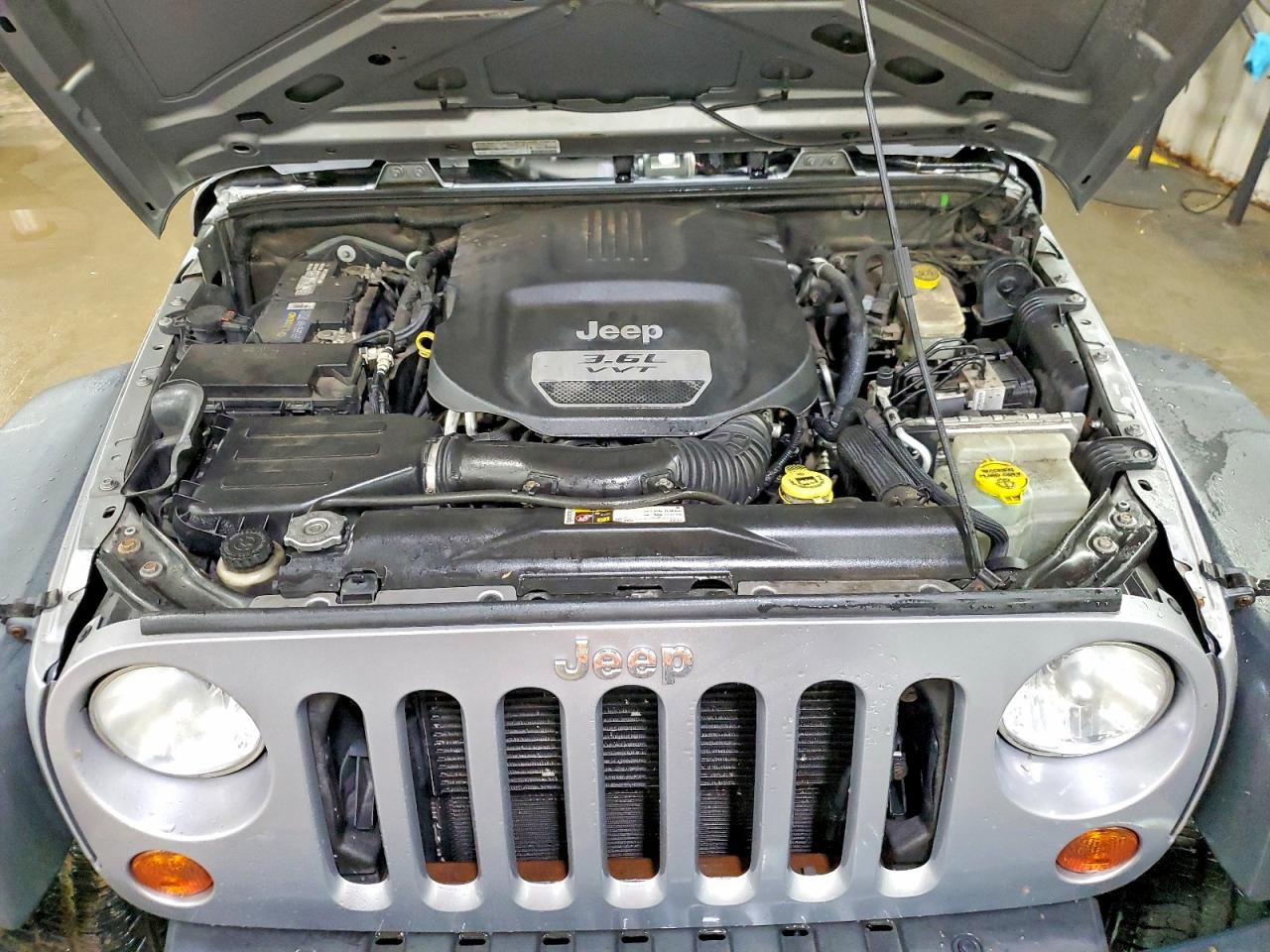 2013 JEEP WRANGLER SPORT photo 11