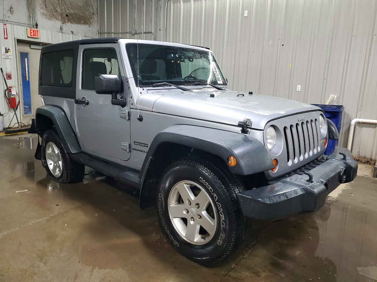 2013 JEEP WRANGLER SPORT photo 4