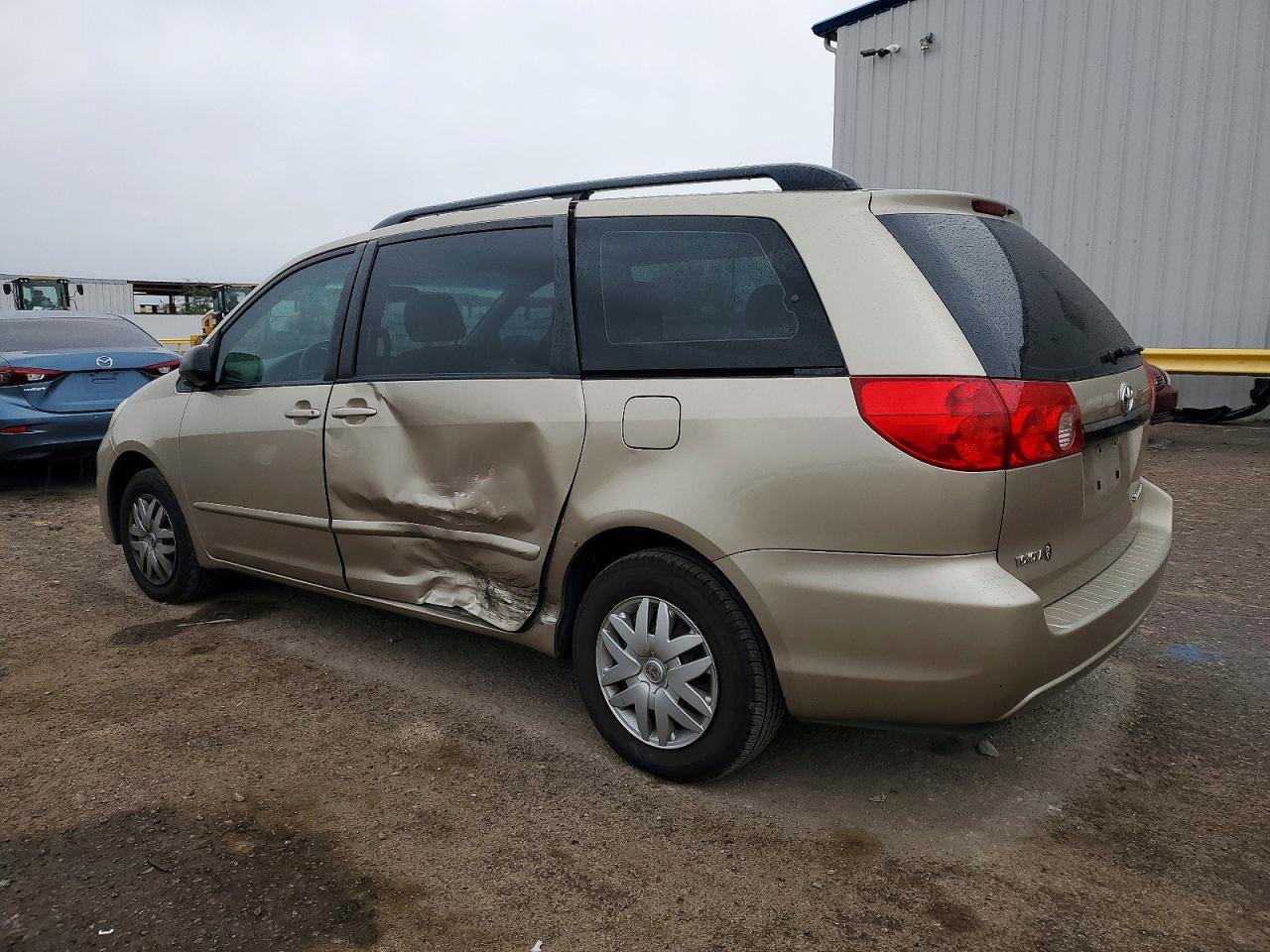 2006 TOYOTA SIENNA CE photo 2