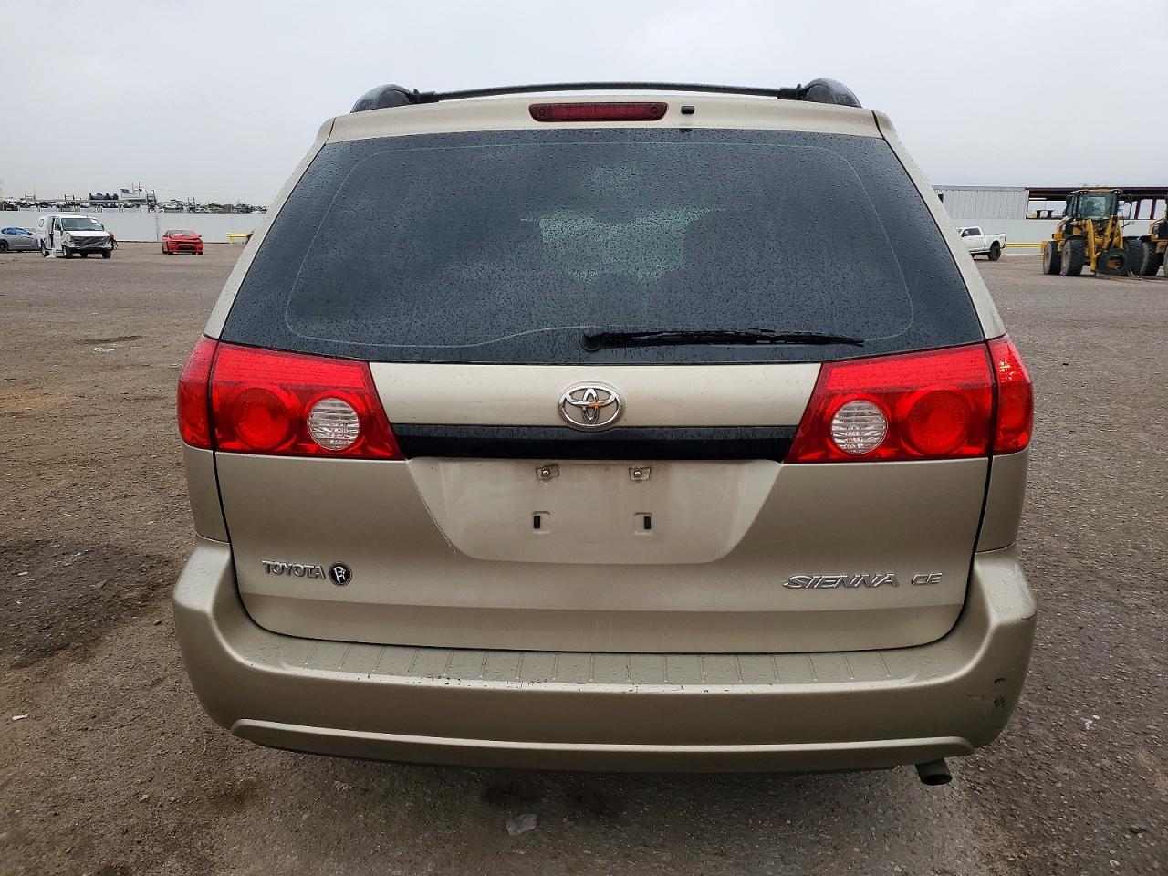 2006 TOYOTA SIENNA CE photo 6