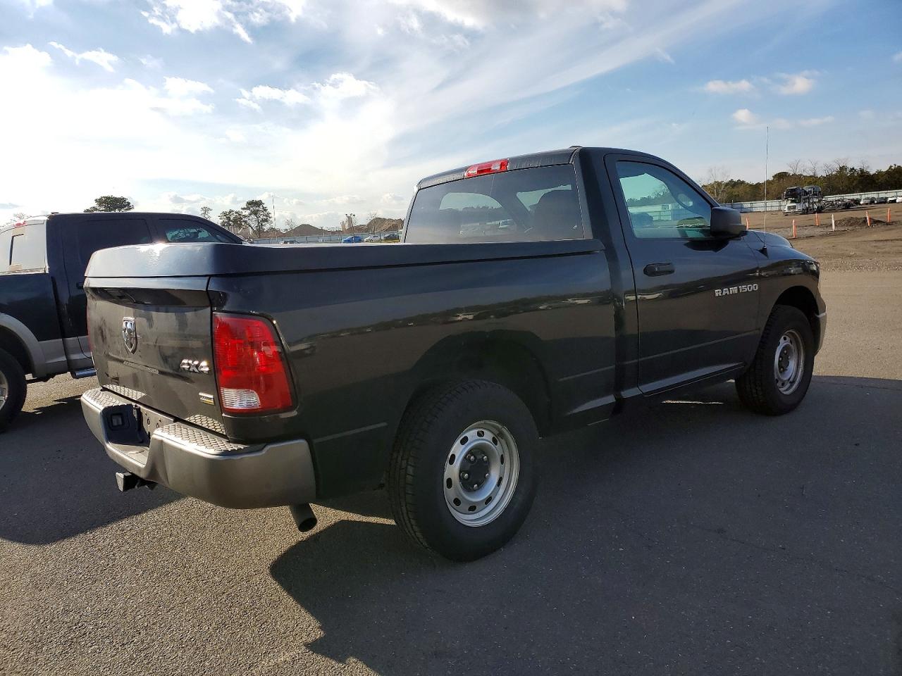 2011 DODGE RAM 1500 photo 3
