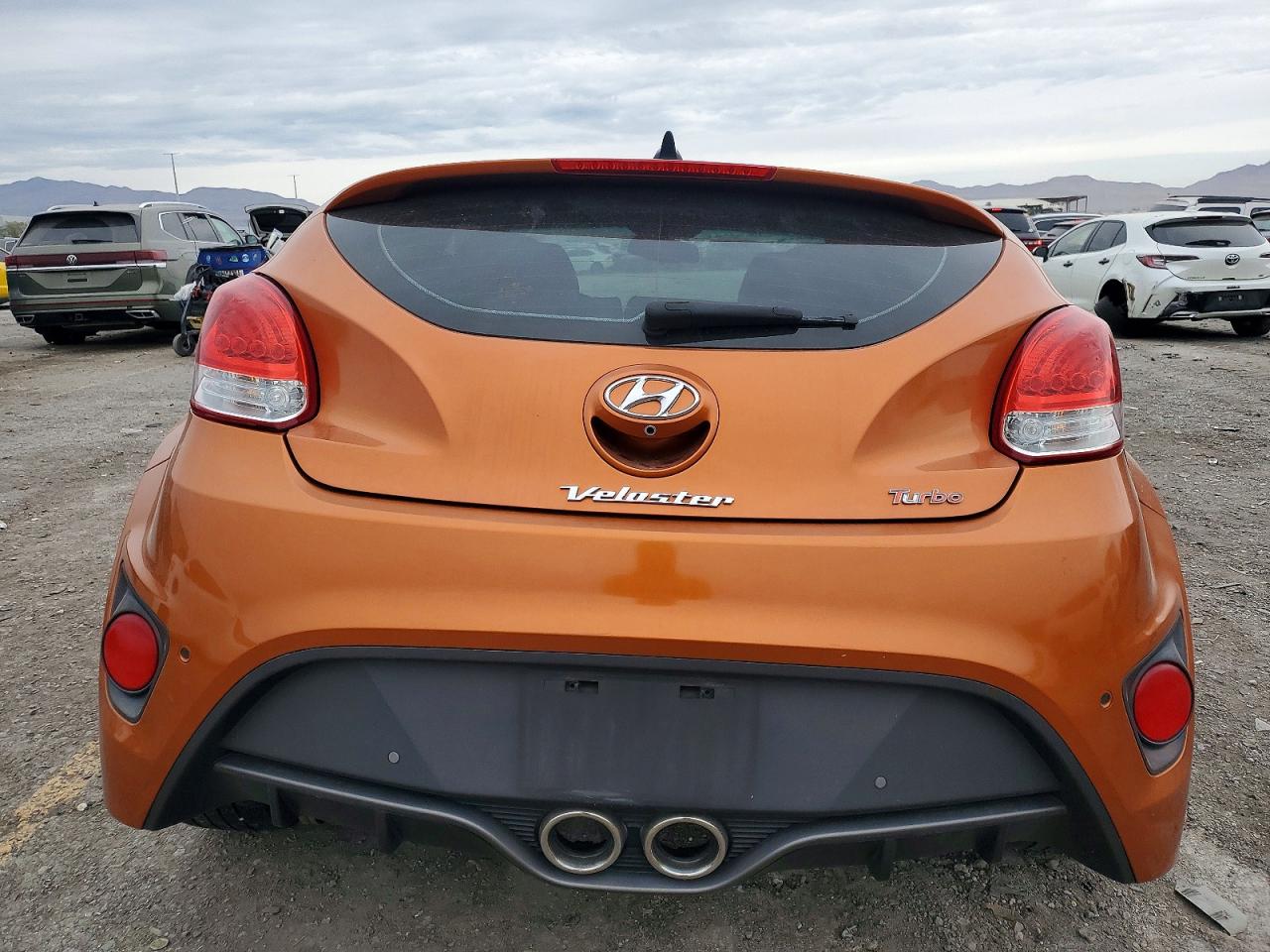 2016 HYUNDAI VELOSTER TURBO photo 6