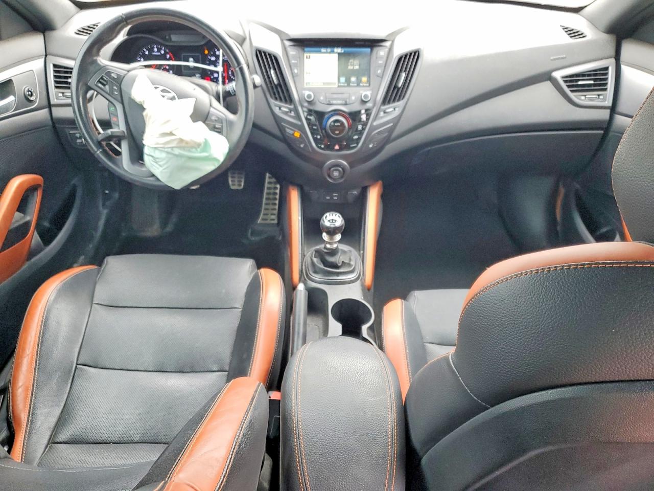 2016 HYUNDAI VELOSTER TURBO photo 8
