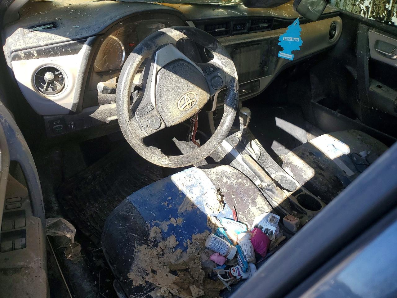 2019 TOYOTA COROLLA L photo 8
