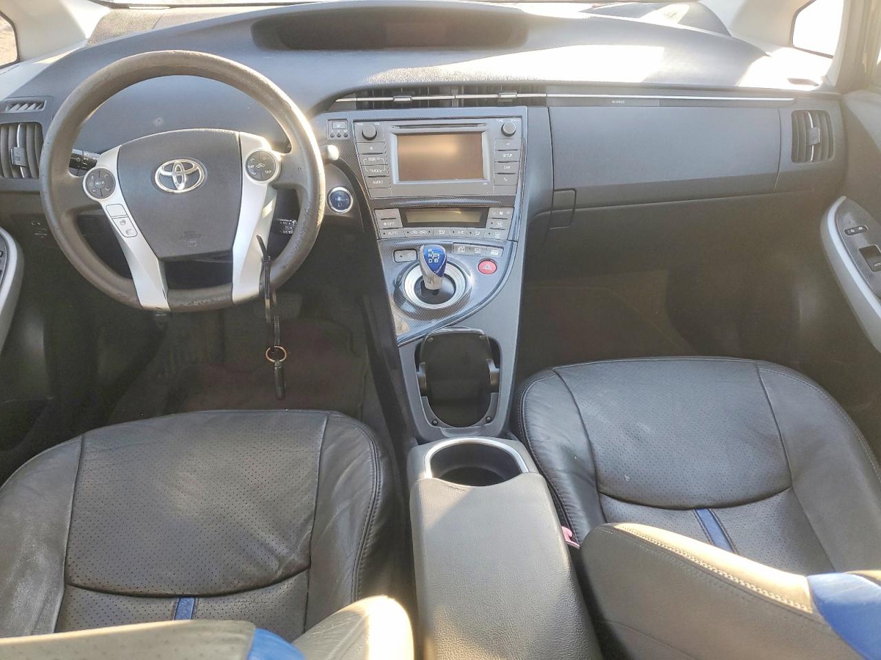 2012 TOYOTA PRIUS photo 8