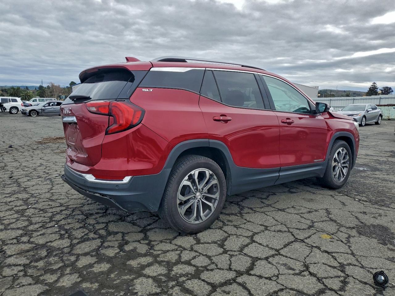 2020 GMC TERRAIN SLT photo 3