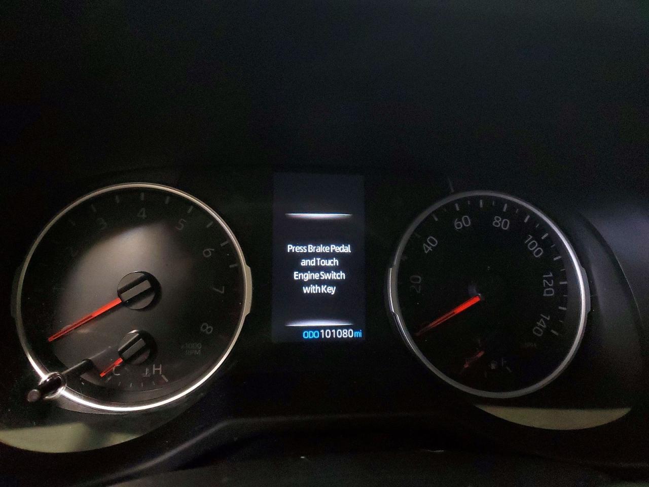 2021 TOYOTA RAV4 XLE photo 9