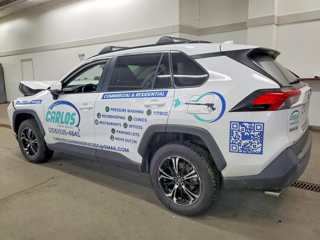2021 TOYOTA RAV4 XLE photo 2