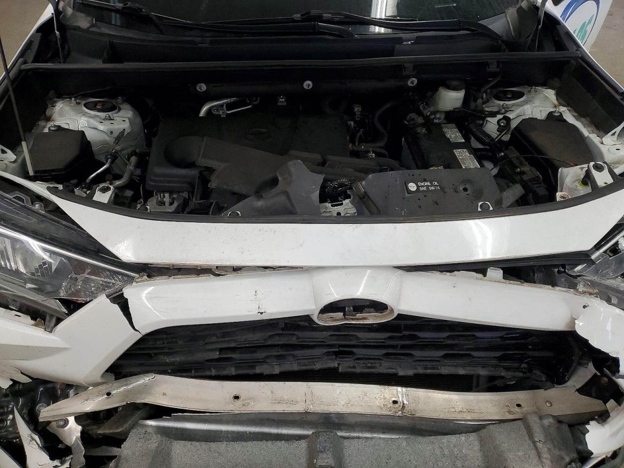 2021 TOYOTA RAV4 XLE photo 12