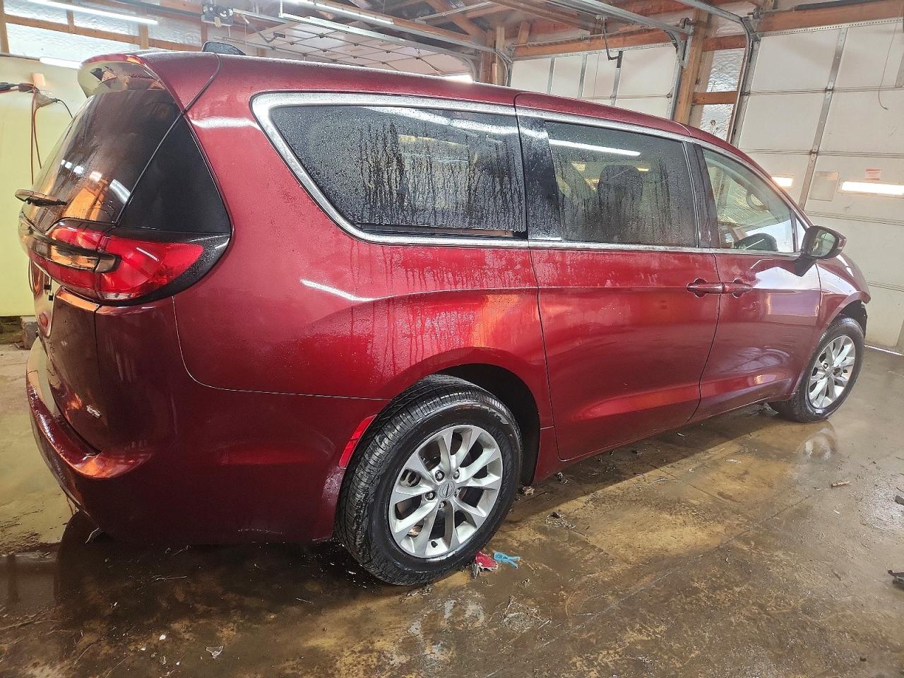 2023 CHRYSLER PACIFICA TOURING L photo 3