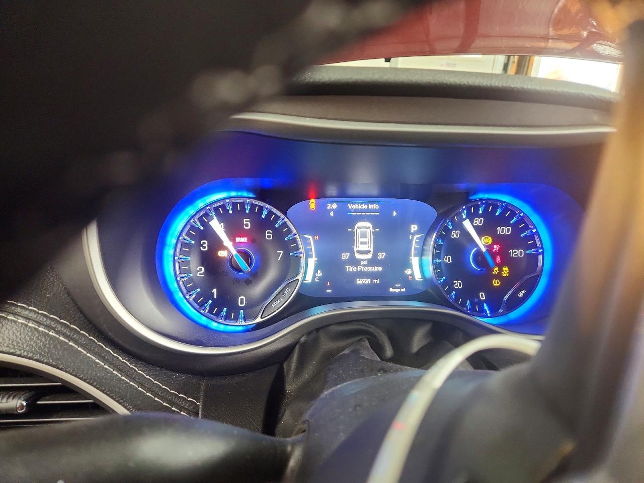 2023 CHRYSLER PACIFICA TOURING L photo 9