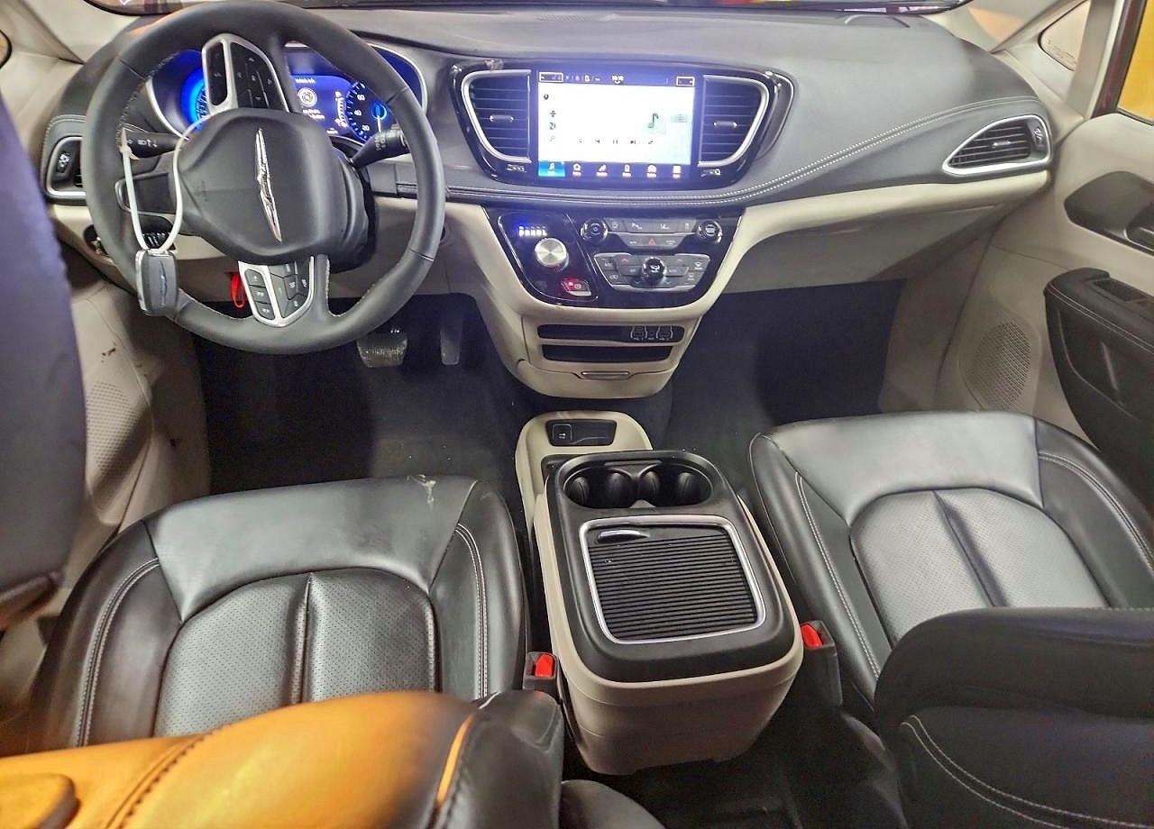 2023 CHRYSLER PACIFICA TOURING L photo 8