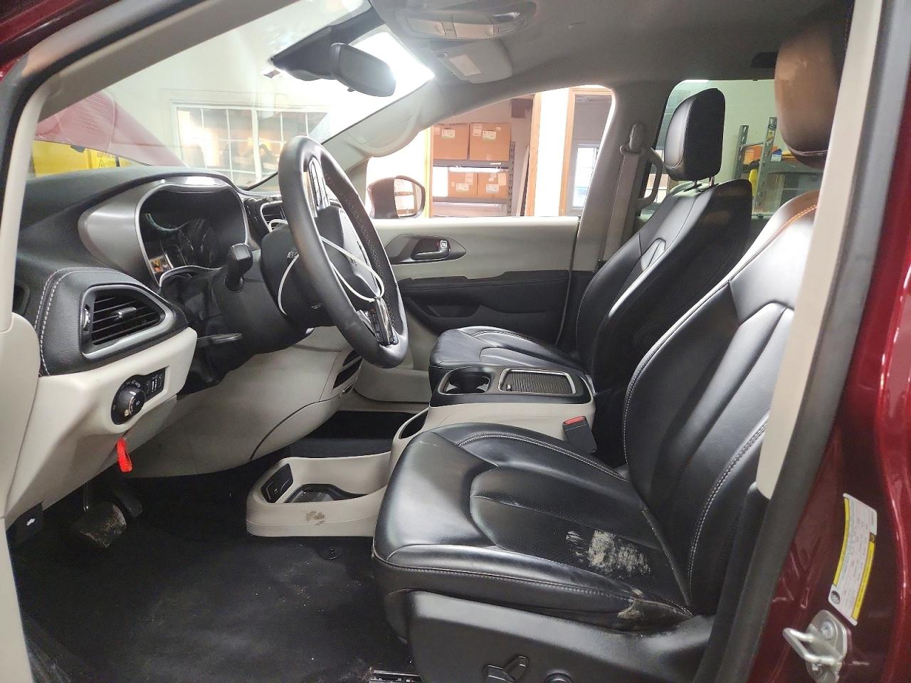 2023 CHRYSLER PACIFICA TOURING L photo 7