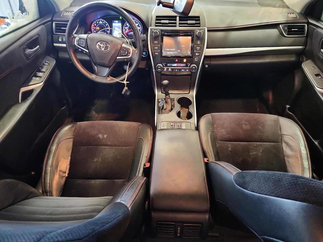 2015 TOYOTA CAMRY LE photo 8