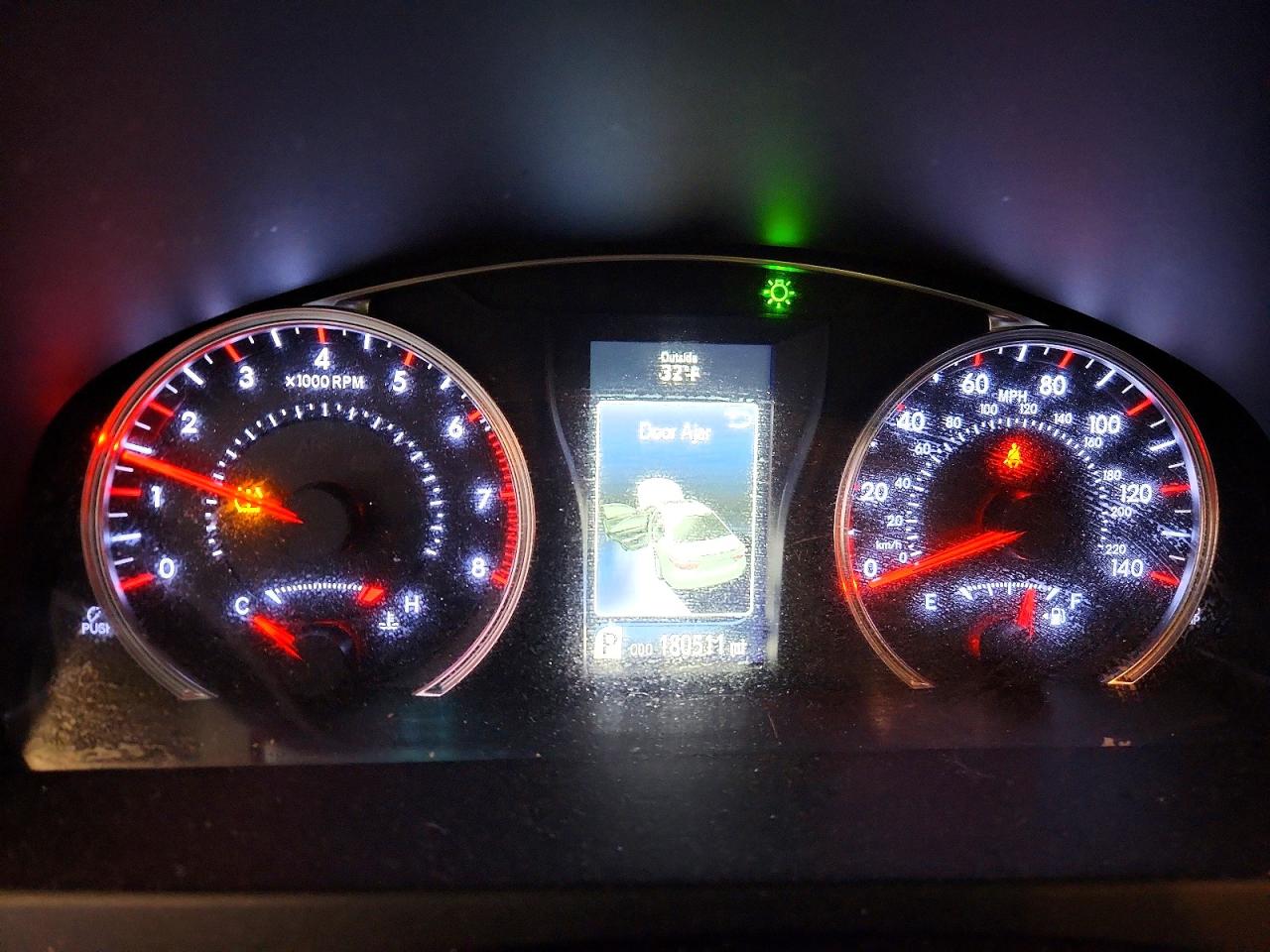 2015 TOYOTA CAMRY LE photo 9