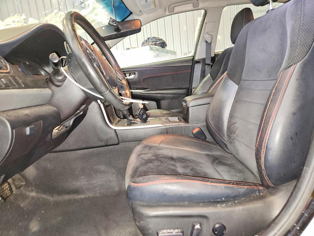 2015 TOYOTA CAMRY LE photo 7