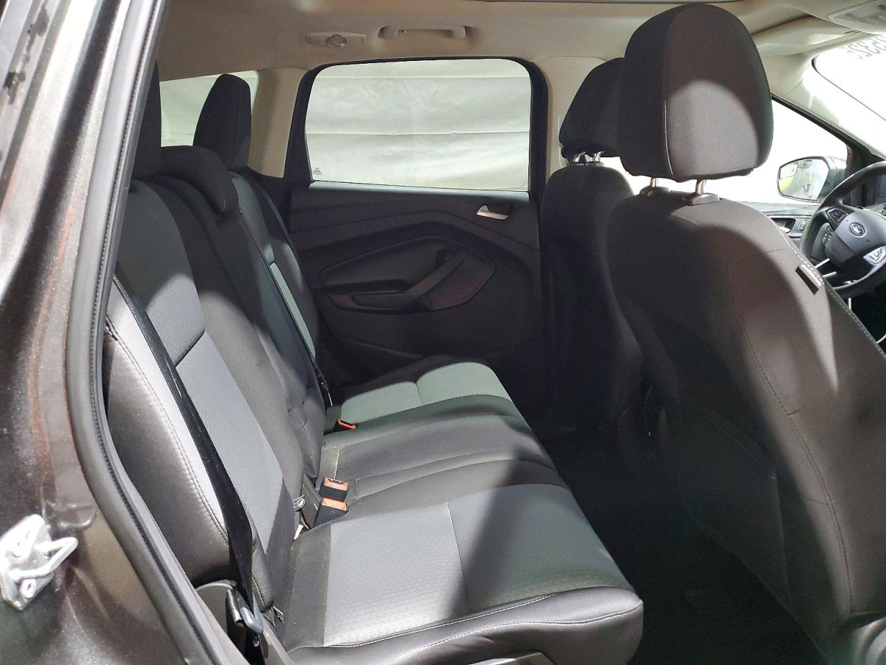 2017 FORD ESCAPE SE photo 21