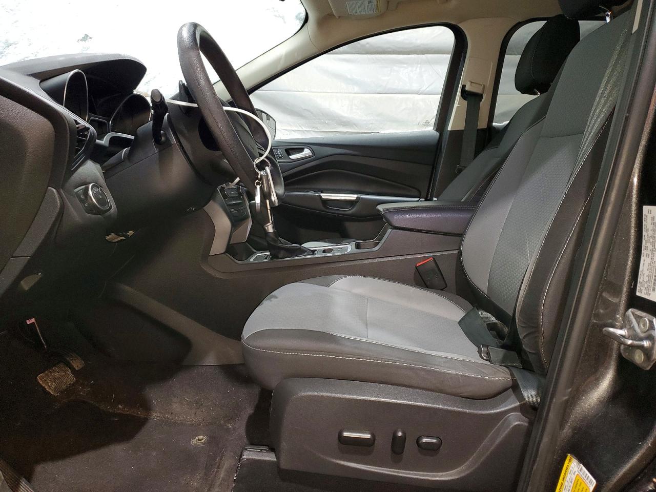 2017 FORD ESCAPE SE photo 13