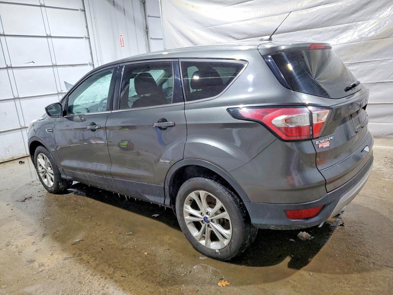 2017 FORD ESCAPE SE photo 3
