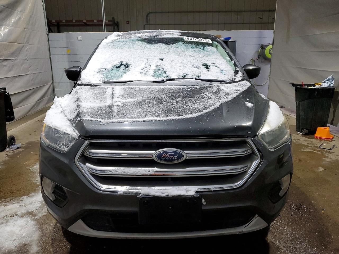 2017 FORD ESCAPE SE photo 9