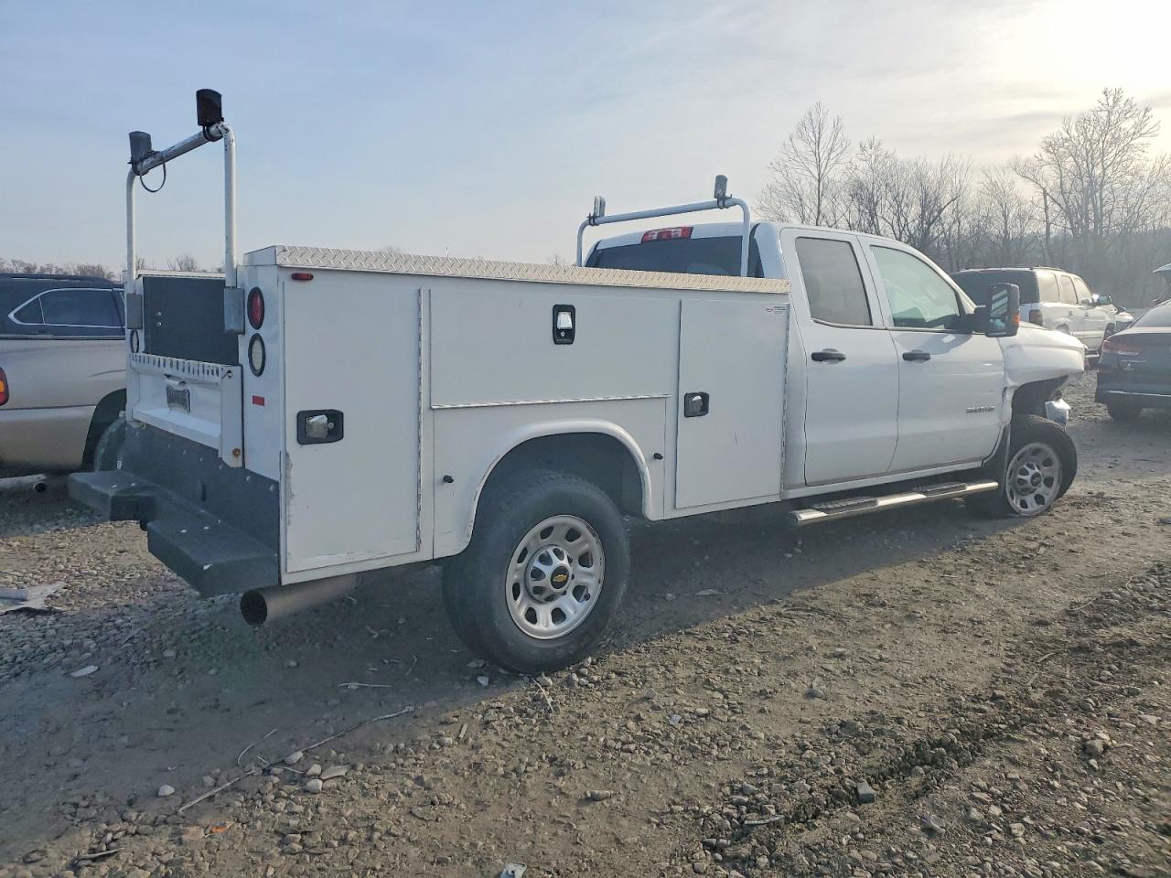 2016 CHEVROLET SILVERADO K3500 photo 3