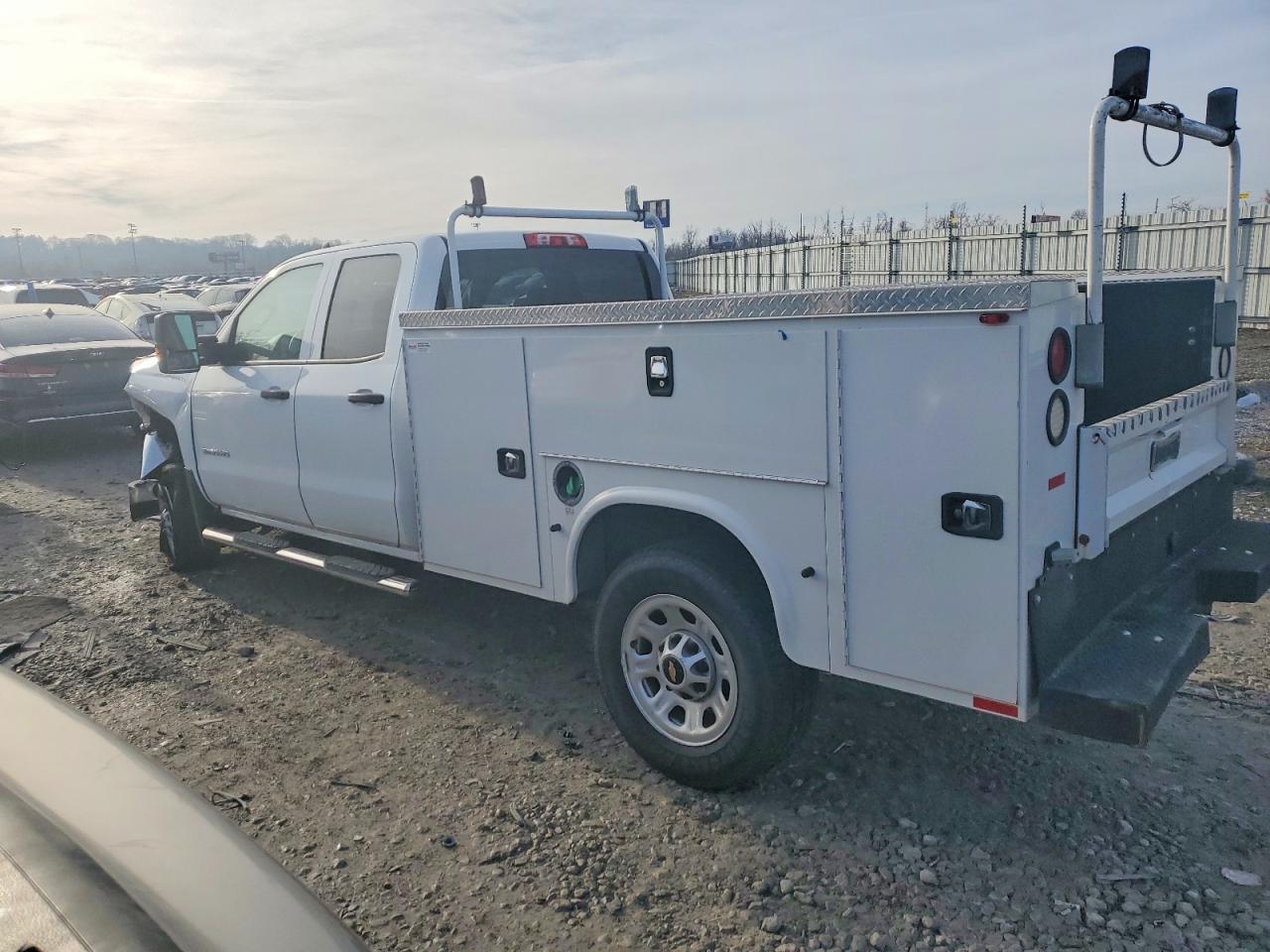 2016 CHEVROLET SILVERADO K3500 photo 2