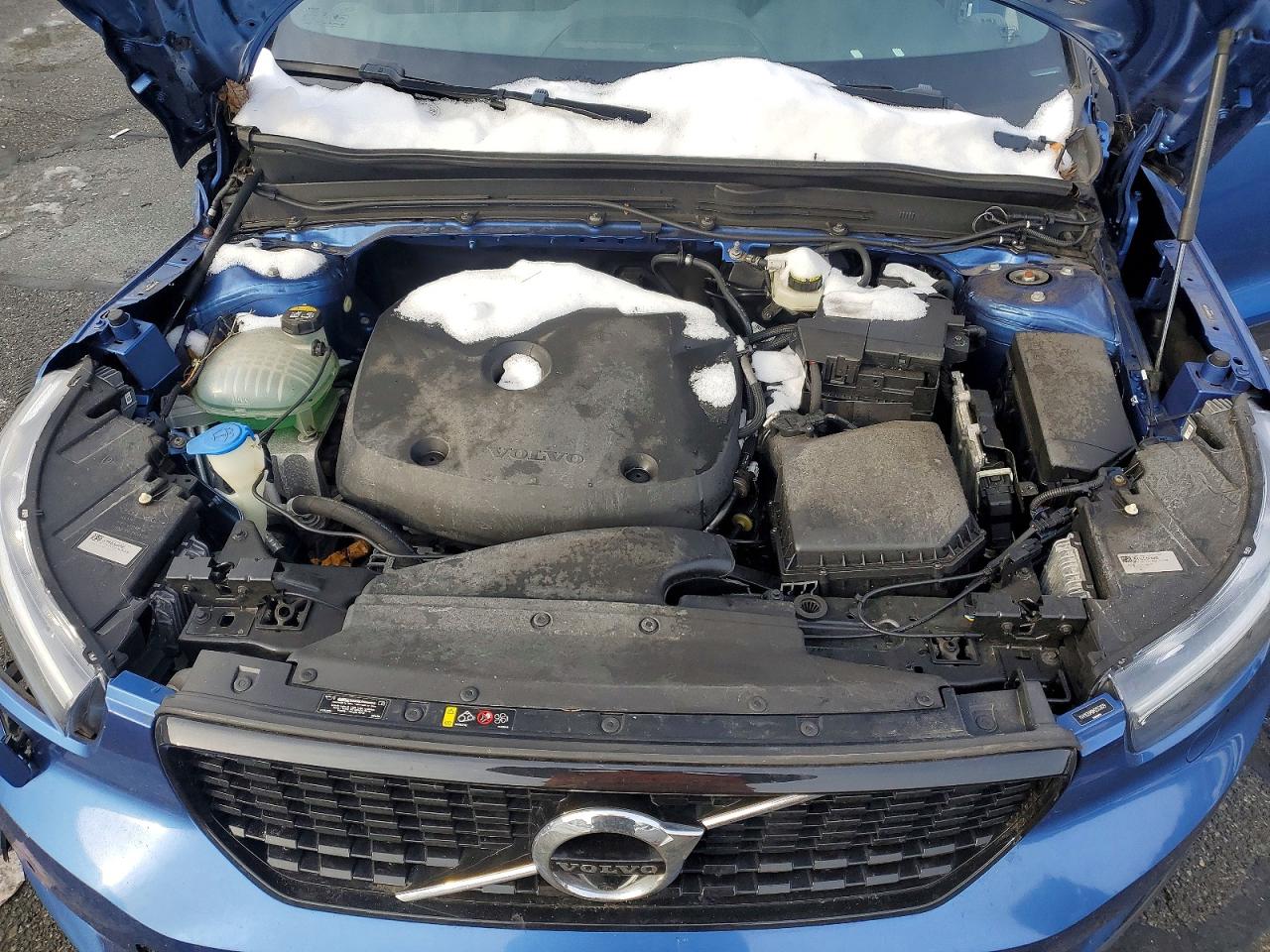 2021 VOLVO XC40 T5 R-DESIGN photo 12