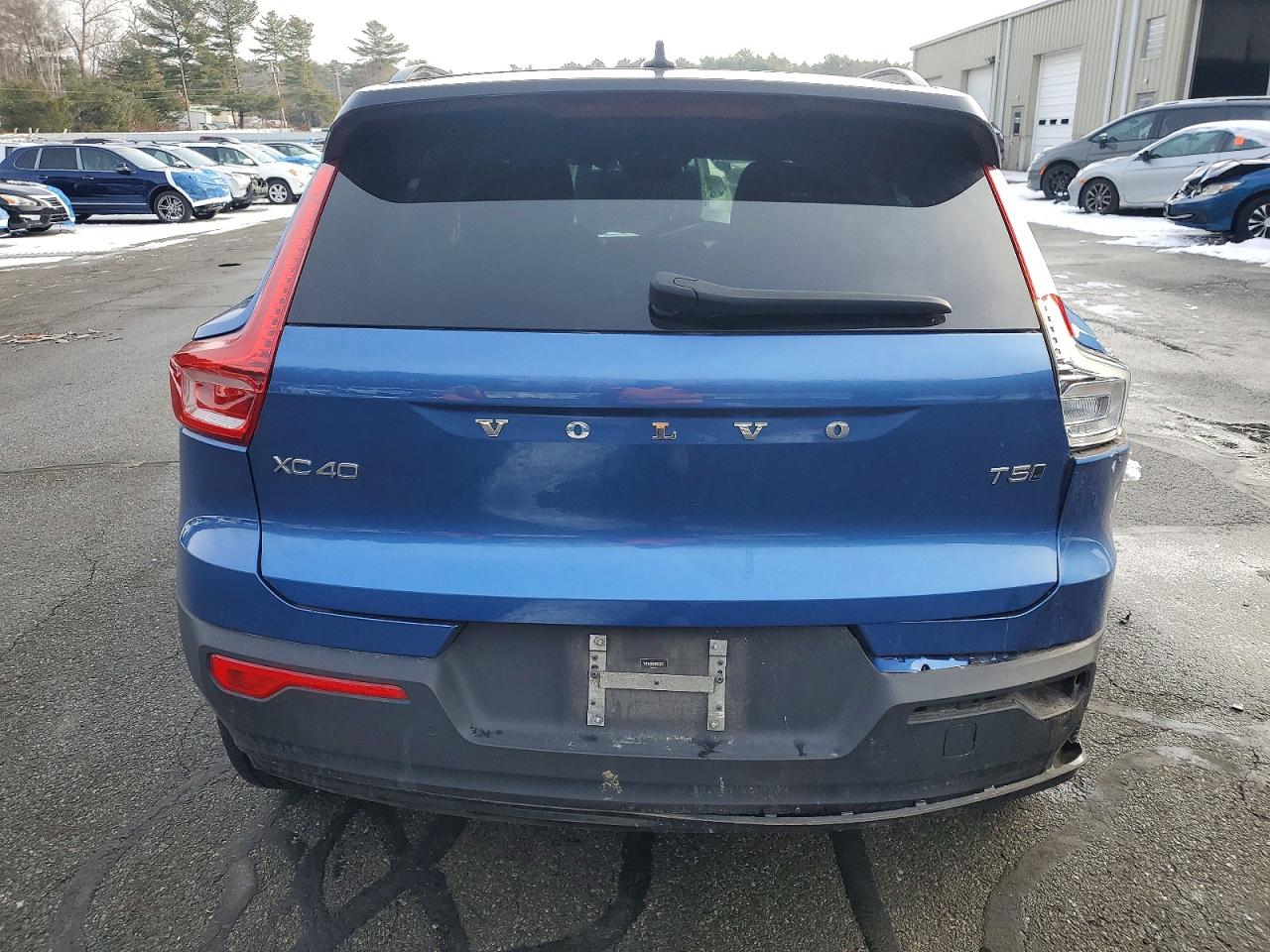 2021 VOLVO XC40 T5 R-DESIGN photo 6