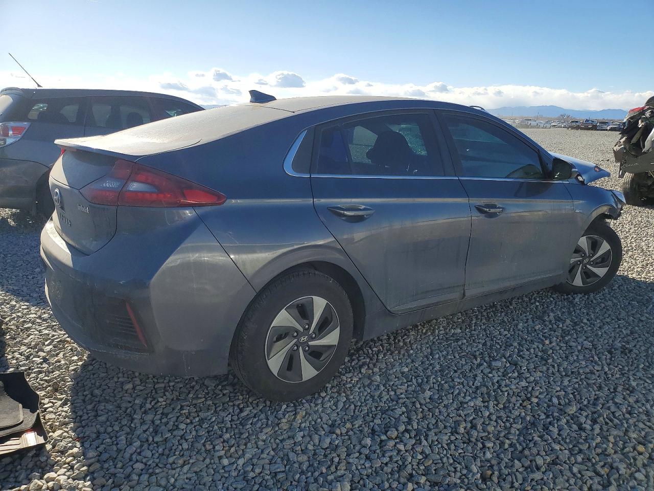 2018 HYUNDAI IONIQ SEL photo 3
