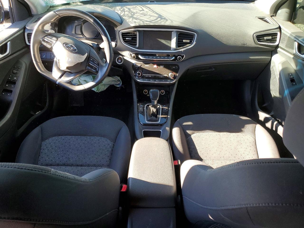 2018 HYUNDAI IONIQ SEL photo 8