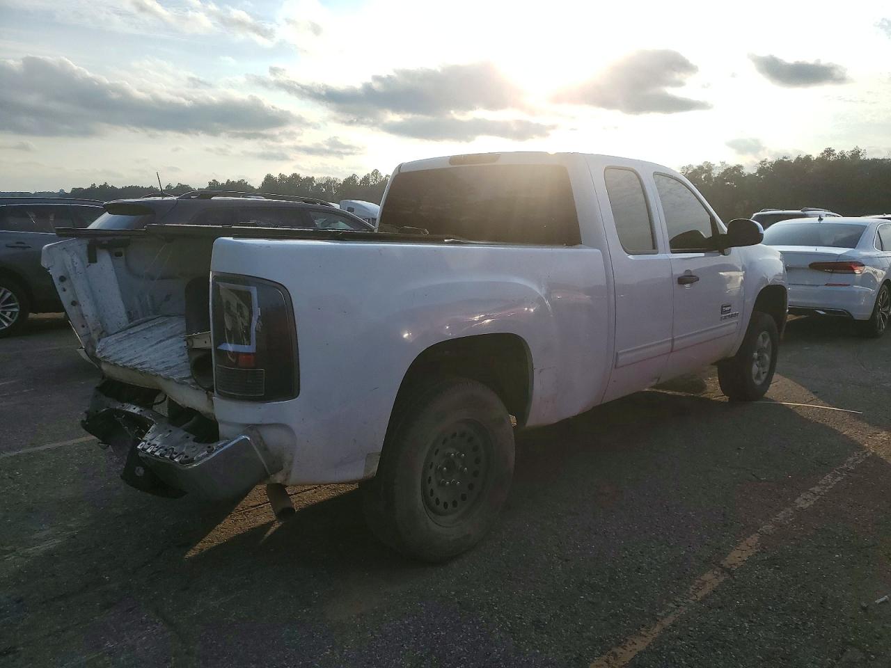 2011 GMC SIERRA C1500 SLE photo 3