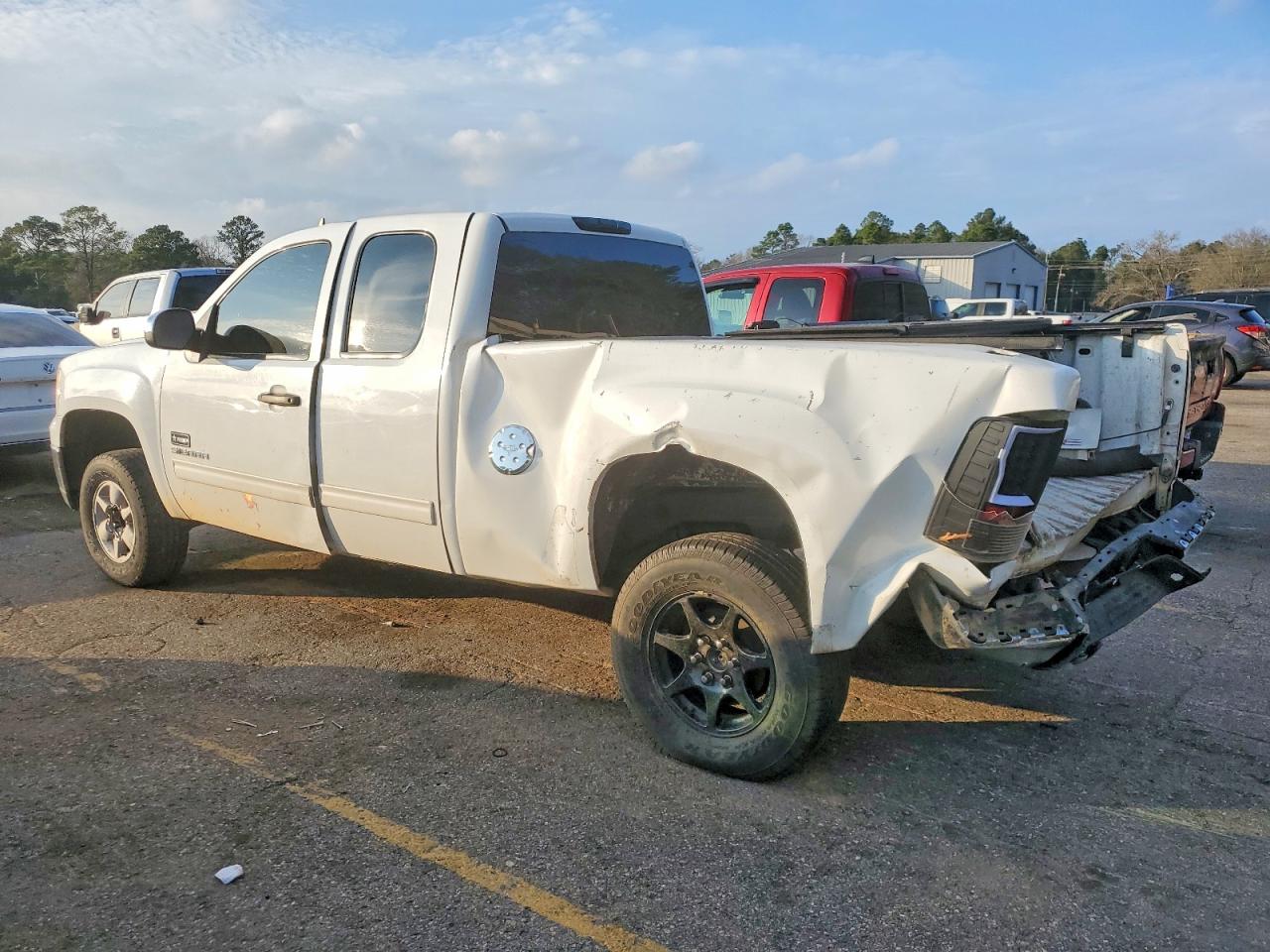 2011 GMC SIERRA C1500 SLE photo 2
