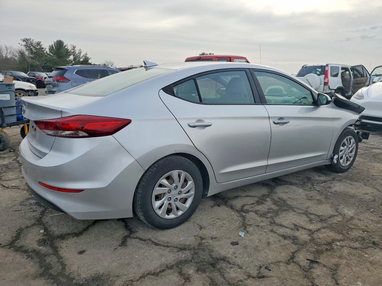 2017 HYUNDAI ELANTRA SE photo 3