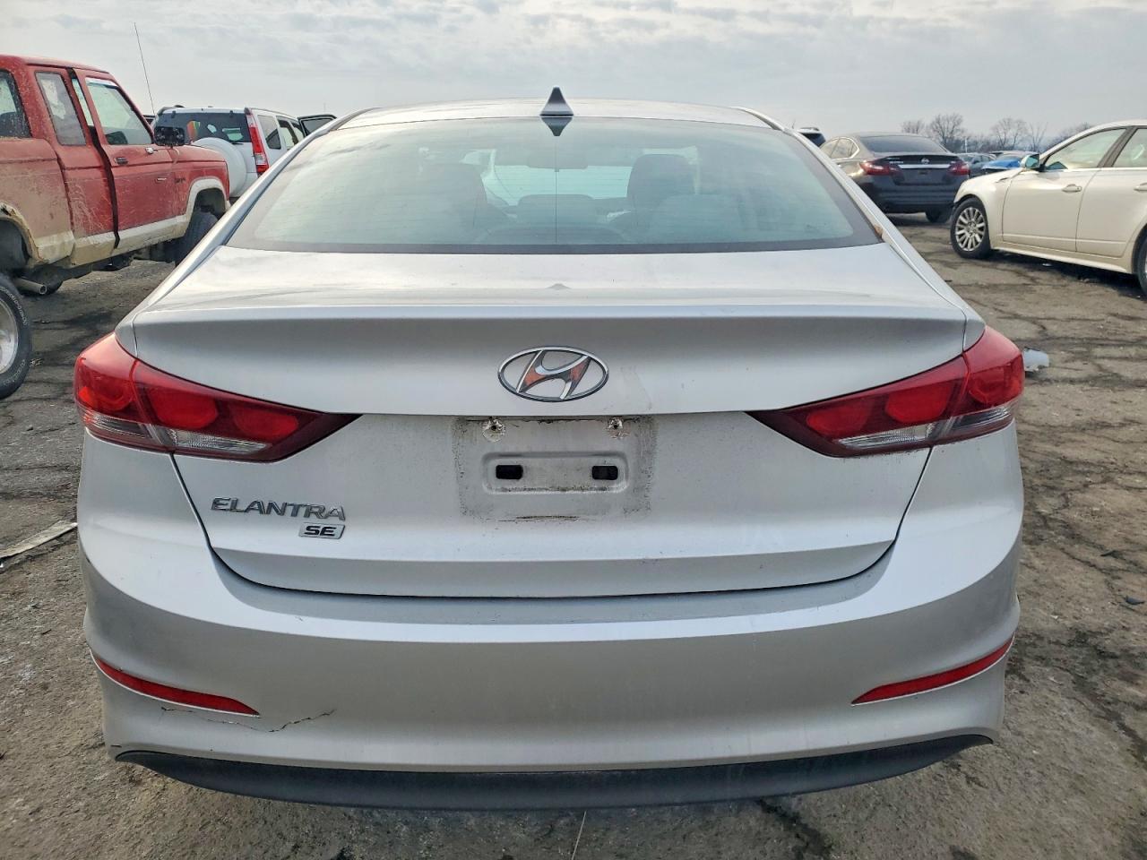 2017 HYUNDAI ELANTRA SE photo 6