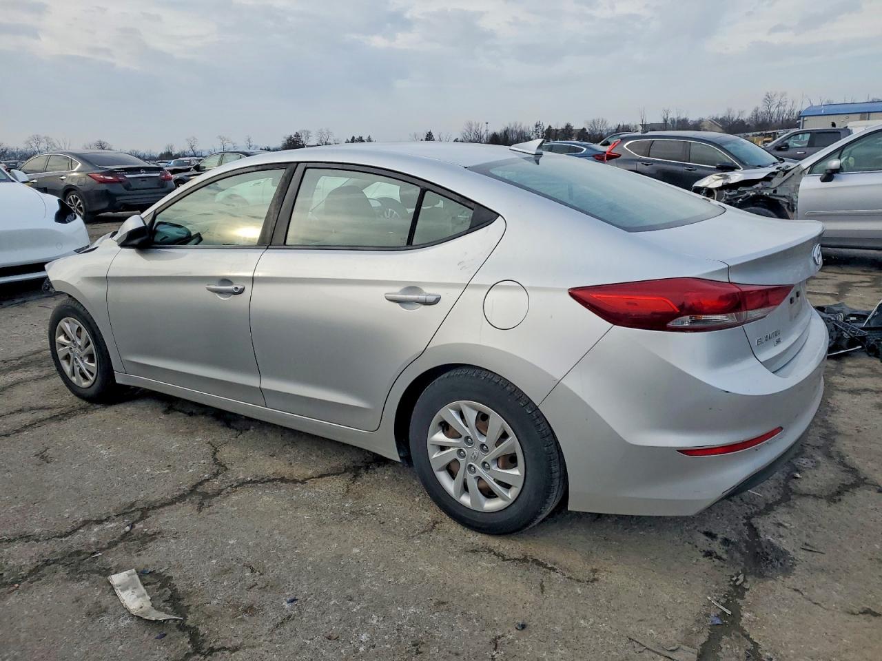2017 HYUNDAI ELANTRA SE photo 2