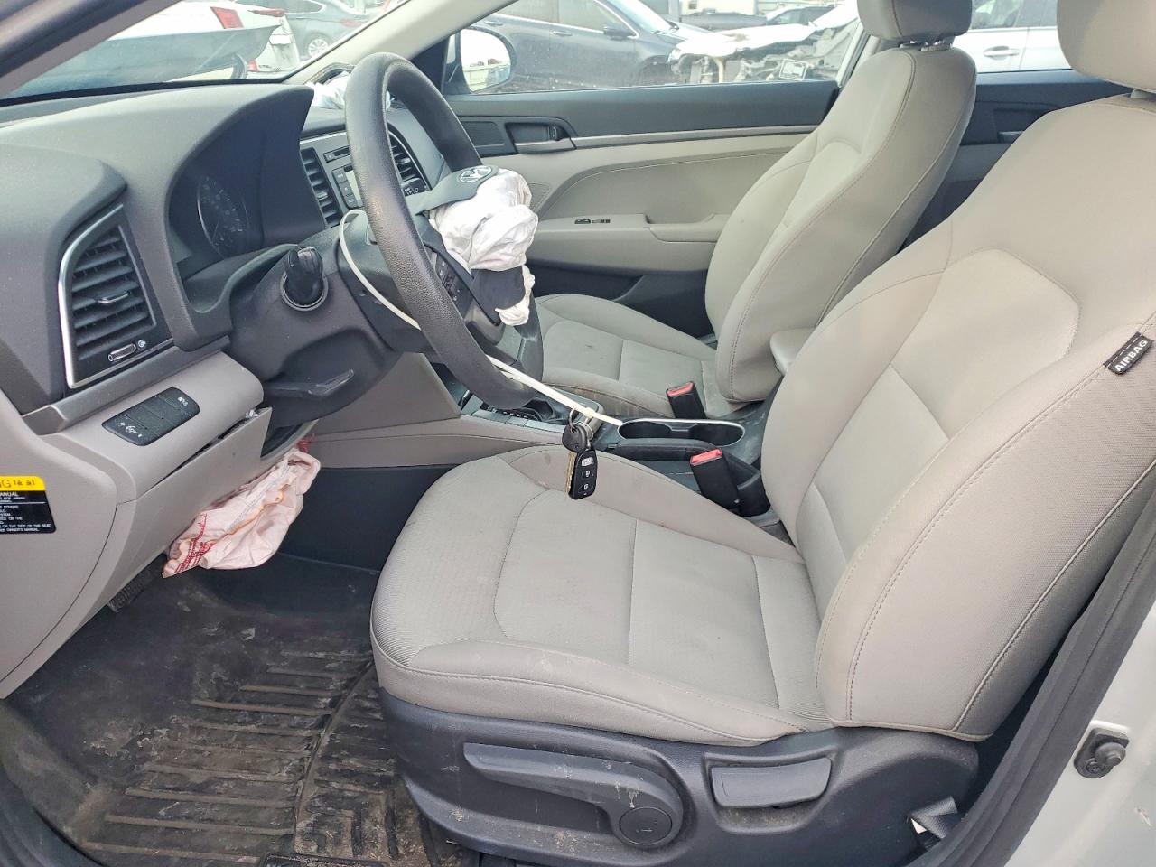 2017 HYUNDAI ELANTRA SE photo 7