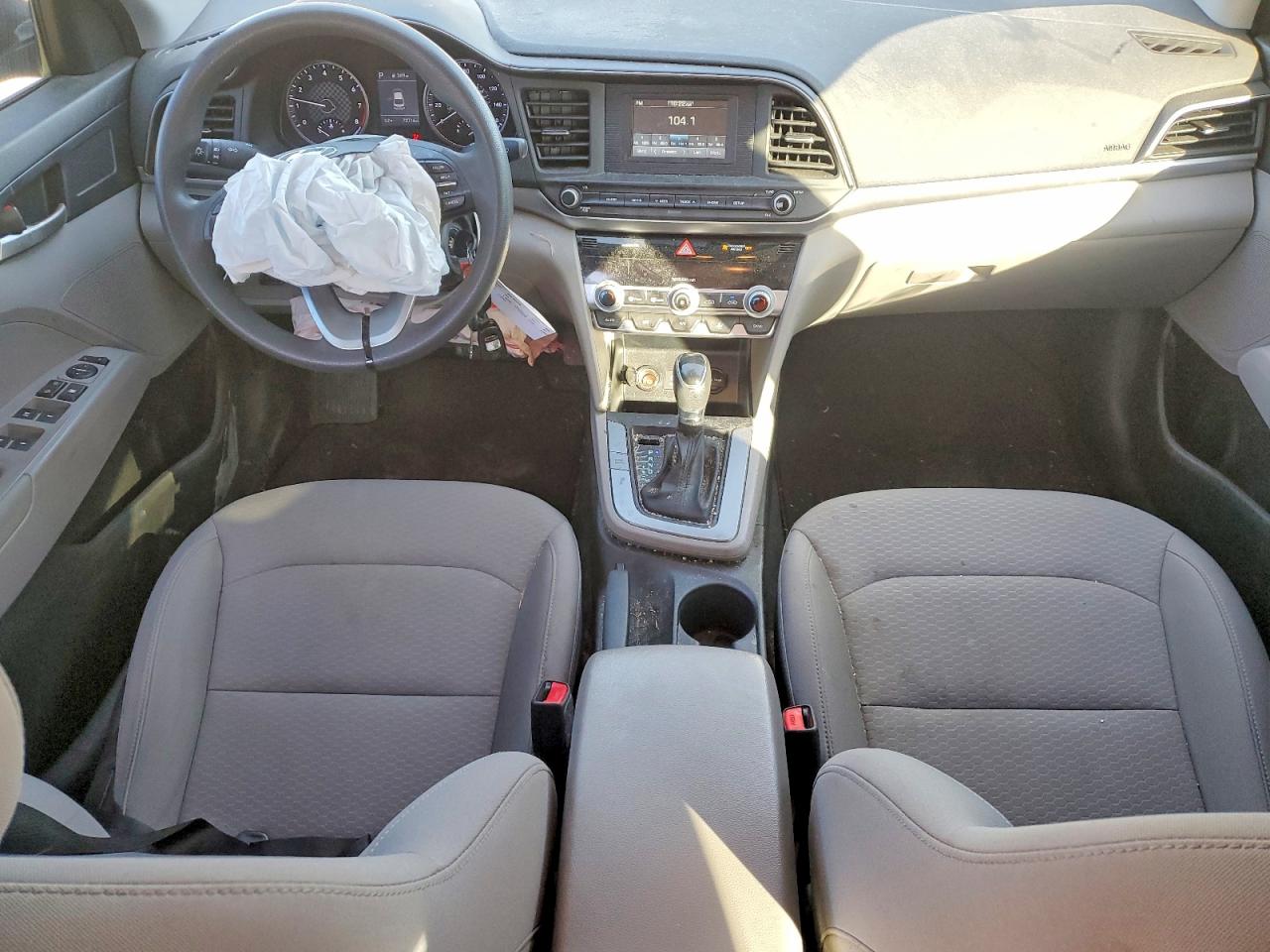 2020 HYUNDAI ELANTRA SE photo 8