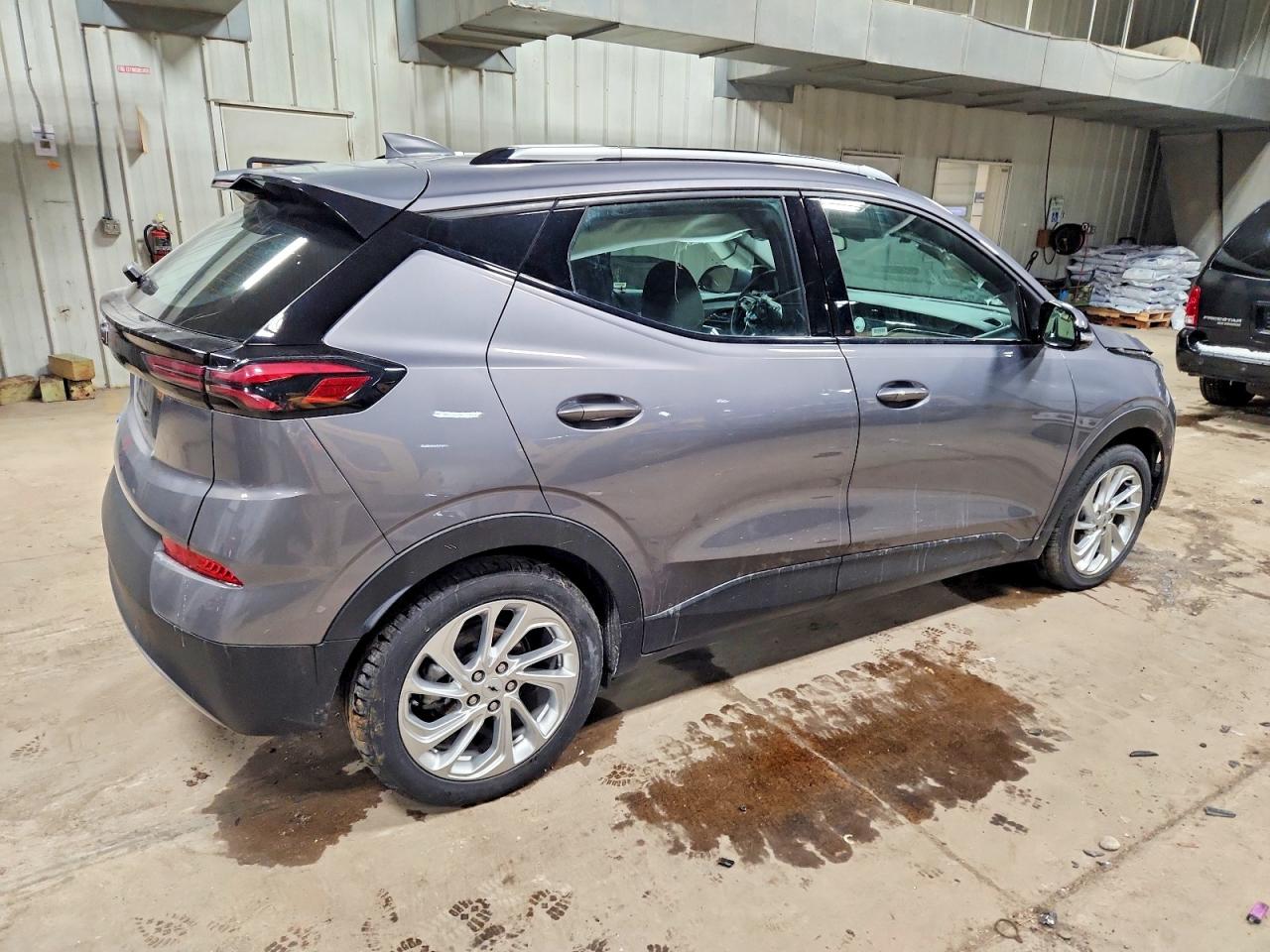 2023 CHEVROLET BOLT EUV LT photo 3