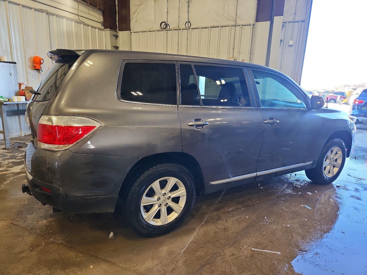 2012 TOYOTA HIGHLANDER BASE photo 3