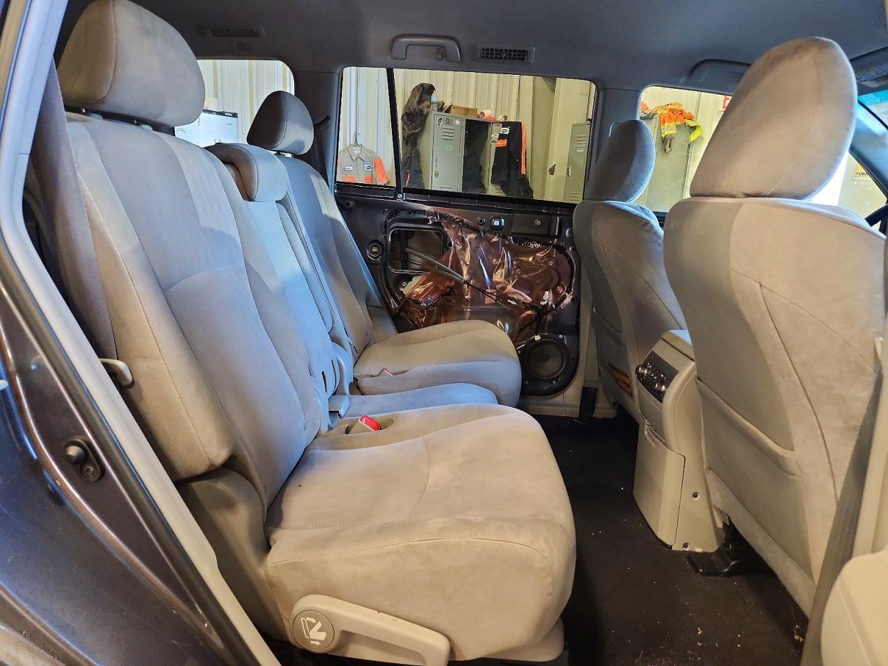 2012 TOYOTA HIGHLANDER BASE photo 11