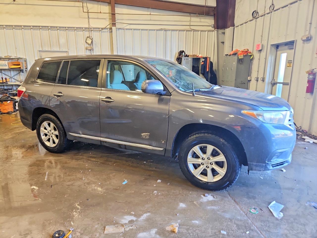 2012 TOYOTA HIGHLANDER BASE photo 4