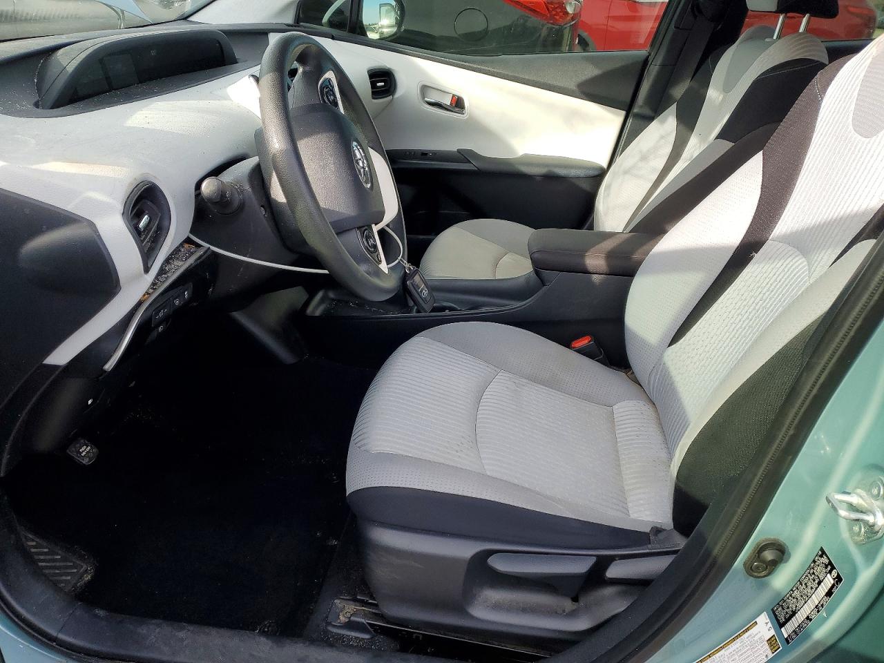 2018 TOYOTA PRIUS photo 7