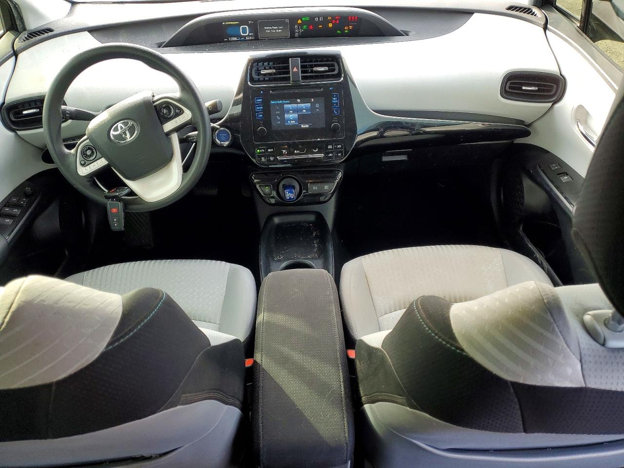 2018 TOYOTA PRIUS photo 8