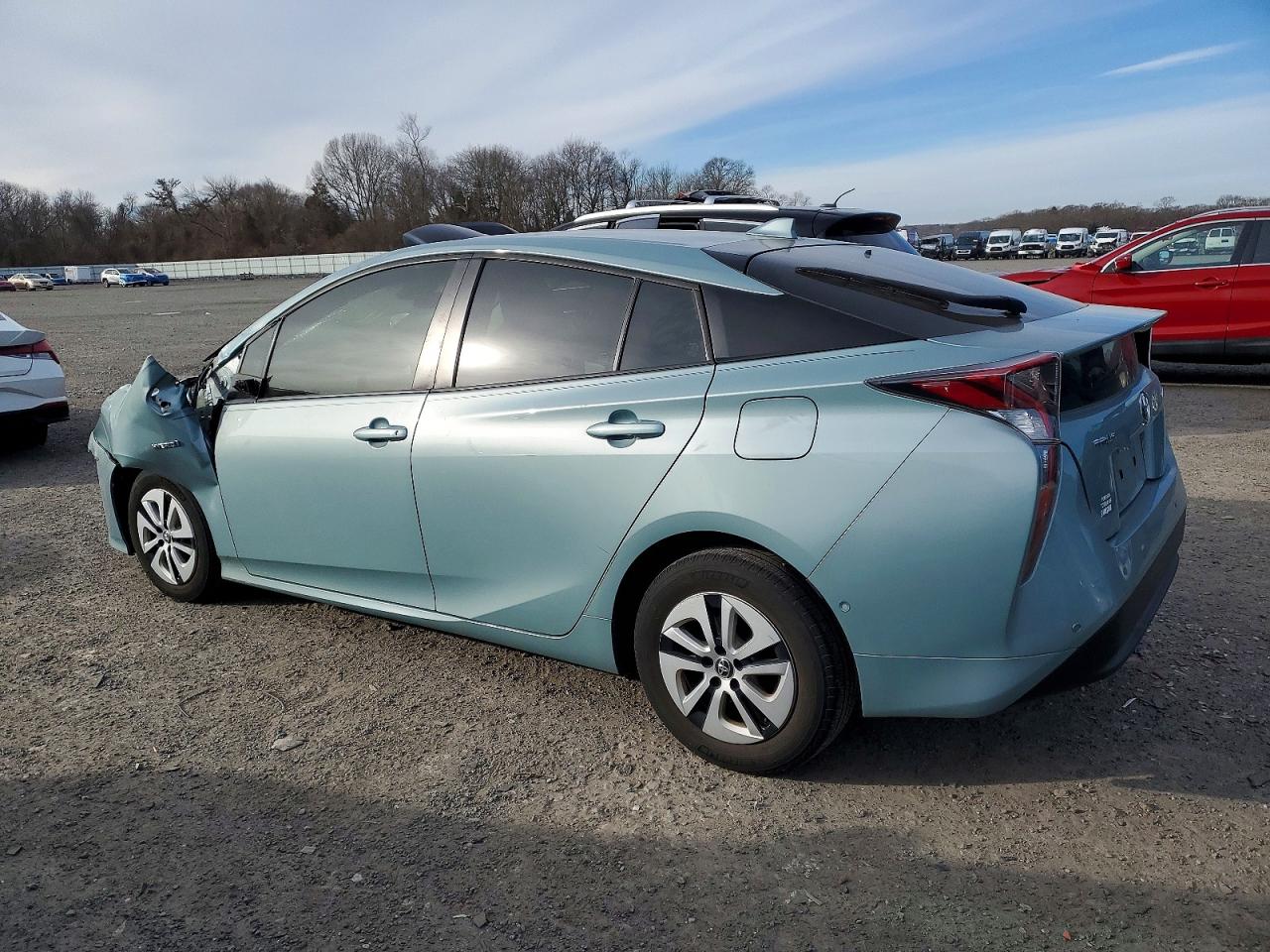 2018 TOYOTA PRIUS photo 2