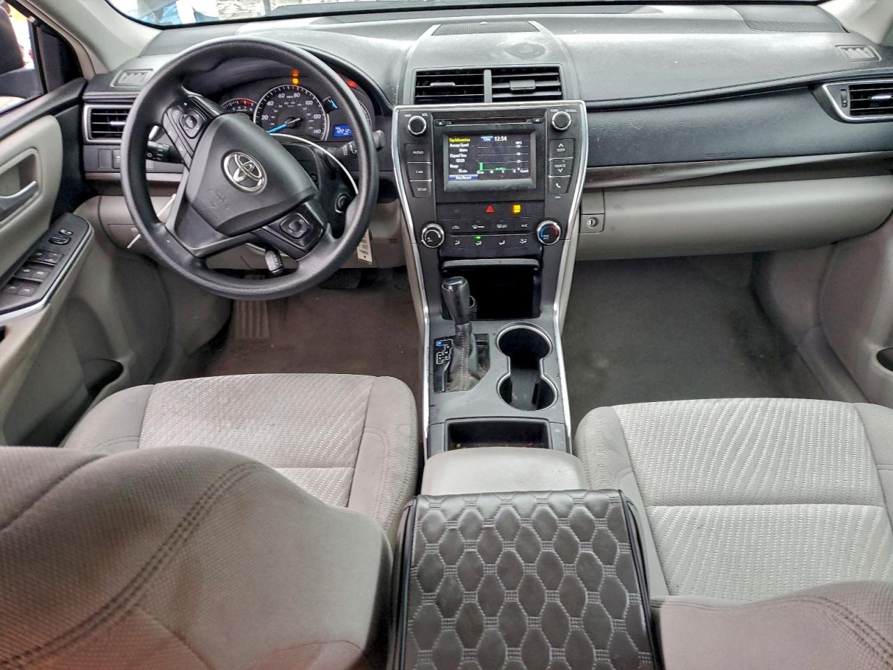 2015 TOYOTA CAMRY LE photo 8