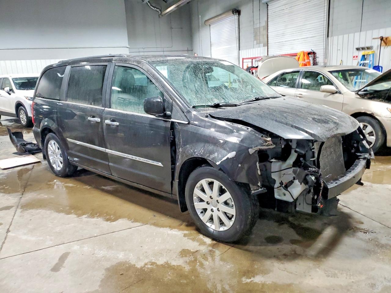 2015 CHRYSLER TOWN & COUNTRY TOURING photo 4