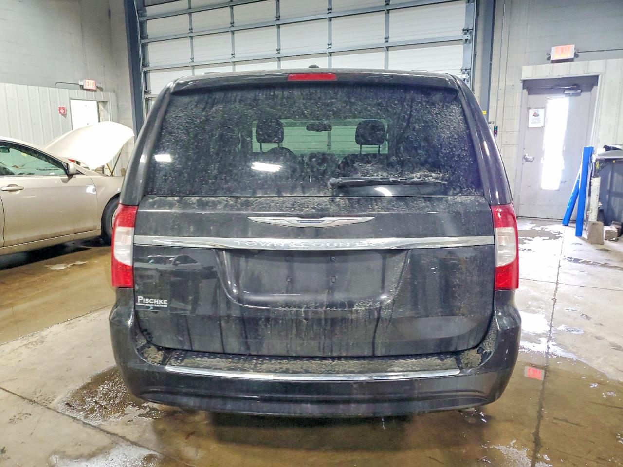 2015 CHRYSLER TOWN & COUNTRY TOURING photo 6